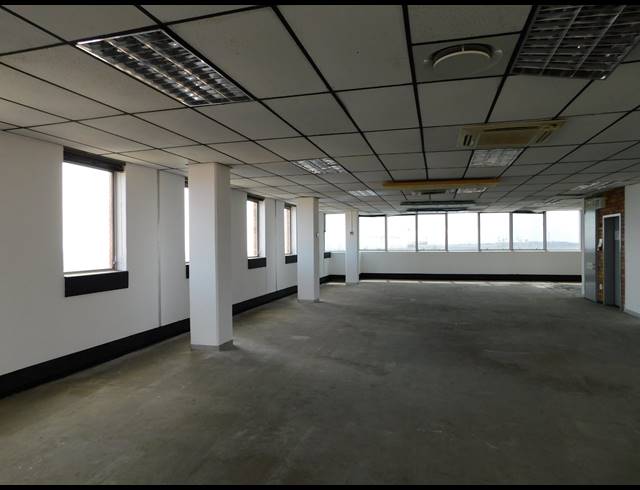 984M² OFFICE TO LET IN FERNDALE